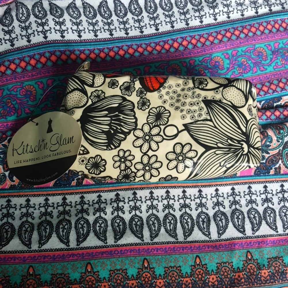 Kitsch'n glam makeup bag